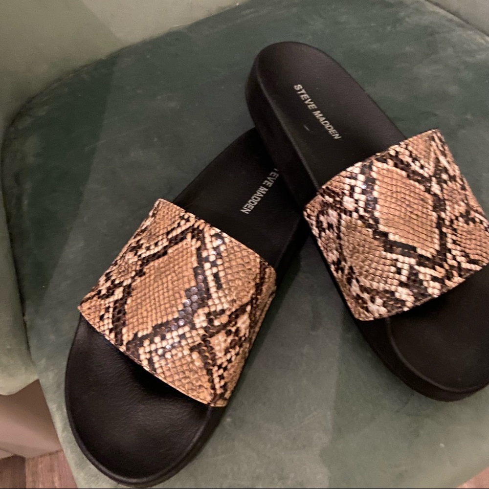 Steve Madden slides